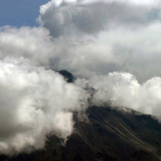 Volcán El Colima produce siete exhalaciones durante últimas horas