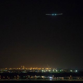 Solar Impulse 2 culmina con éxito su vuelta al mundo