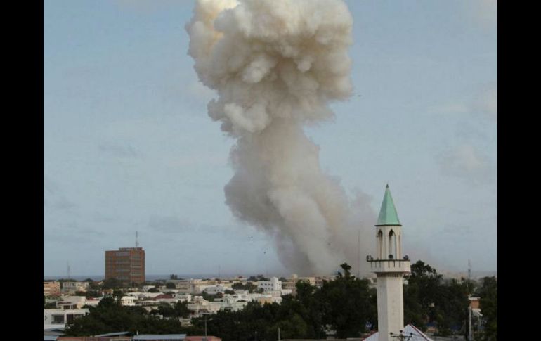 Al Shabab, filial de Al Qaeda en Somalia, reivindicó la autoría del atentado en la capital. TWITTER / @AbdulBillowAli