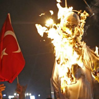 EU 'debe resistir' pedido de extradición de Turquía: Gülen