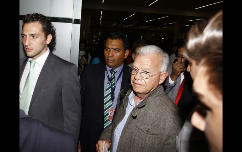 Momento cuando elementos de la Policía Federal notificaron a Granier Melo sobre las ordenes de aprehensión en su contra. NTX / ARCHIVO