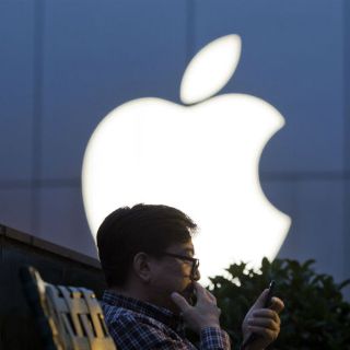 Ingresos de Apple caen por segundo trimestre consecutivo