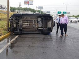 Volcadura en Boulevard Miguel de la Madrid y Calle Nueva. TWITTER / @transito_gpe