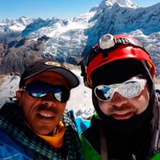 Llega a Ecatepec cuerpo de alpinista mexicano