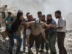 Se pretende abrir caminos seguros para que los civiles abandonen las áreas peligrosas. AFP / K. Al-Masri