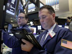 La Bolsa de Nueva York se vio afectada por un nuevo descenso en los precios del petróleo. AP /  R. Drew