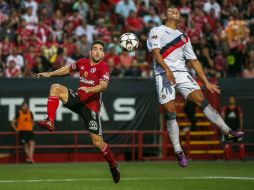 Acción del partido entre Xolos y Chivas este viernes. MEXSPORT / Emiliano