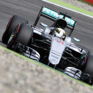 Lewis Hamilton domina en la Q1 en el Hockenheim