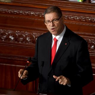 Primer ministro de Túnez pierde moción de confianza en el parlamento
