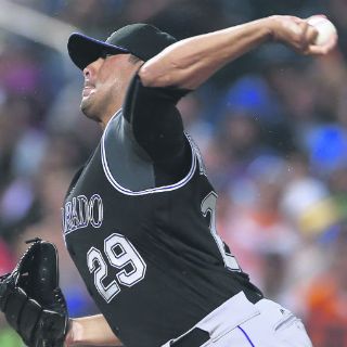 De la Rosa llega a 100 victorias; Rockies gana