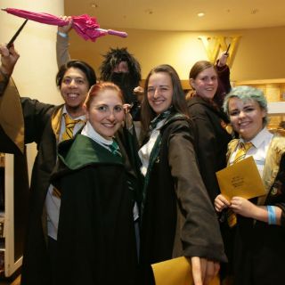 Fanáticos adquieren el guión de la nueva obra teatral de Harry Potter