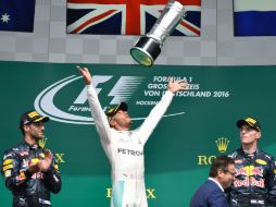 El inglés amplía su ventaja en el campeonato a 19 puntos. AFP / T. Kienzle