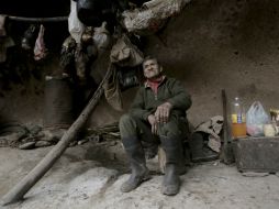 Pedro Luca vive solo, sin luz, ni gas, ni teléfono en su caverna situada en lo alto de las montañas en la provincia de Tucumán. AP / A. Medina