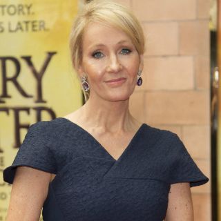 J.K. Rowling espera éxito global de obra sobre Harry Potter