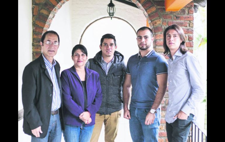 El director general del festival, Víctor Guzmán (extrema izquierda) junto a los organizadores del evento a realizarse en 2017. EL INFORMADOR / P. Franco