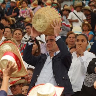 Gabino Cué minimiza amagos de boicot a Guelaguetza