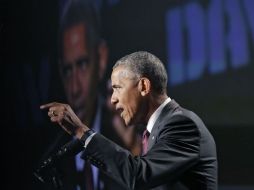 El mandatario subrayó que familias como la de Khan constituyen 'un poderoso recordatorio de la verdadera fuerza de EU'. AP / B. Andres/Atlanta Journal-Constitution