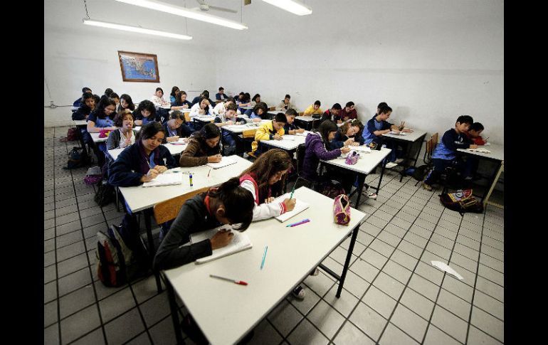 La aplicación no sólo da el resultado, desgolsa el procedimiento para que el alumno entienda la operación. EL INFORMADOR / ARCHIVO