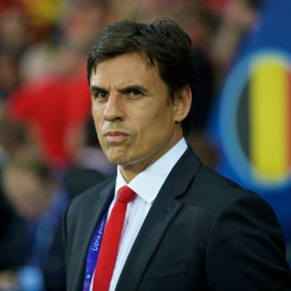 Gales descarta salida del entrenador Chris Coleman