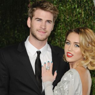 Miley Cyrus y Hemsworth cantan al ritmo de Justin Bieber