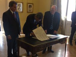 Macri durante la firma de la declaración de Chapultepec de 1994. TWITTER / @mauriciomacri