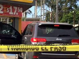 El hombre, de aproximadamente 35 años, fue muerto abordo de una camioneta. ESPECIAL /