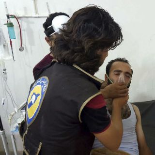 Hospitalizan a sirios por presunto ataque químico
