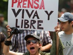 La CNDH argumenta que se limita el ejercicio del periodismo pues éste no puede entenderse ajeno a la libertad de expresión. NTX / ARCHIVO