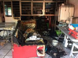 El incendio dañó mesas, partes de la cocina y muebles; tuvieron que forzar un candado. ESPECIAL / Protección Civil Guadalajara