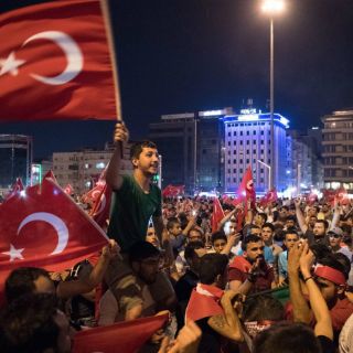 Cerca de 26 mil, detenidos por fallido golpe de Estado en Turquía