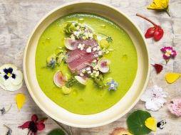 Hay muchos restaurantes que decoran sus platillos con flores y son comestibles. SUN / ARCHIVO