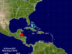 ''Earl' se localiza cerca del departamento de Islas de la Bahía. ESPECIAL / nhc.noaa.gov