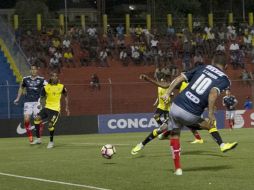 Edwin Cardona (10) abrió el marcador apénas al minuto 2. ESPECIAL / Rayados.com