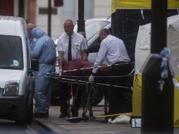 En Londres se incrementaron las medidas de seguridad y permanece acordonada la zona del suceso. EFE / W. Oliver
