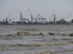 En las costas de Honduras reportan un alto oleaje; Conagua recomienda extremar precauciones en actividades marítimas. AFP / O. Sierra