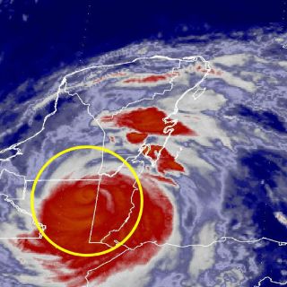 Huracán 'Earl' se degrada a tormenta tropical