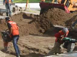 En el sitio ya labora personal técnico del SIAPA para reparar la fuga. EL INFORMADOR / ARCHIVO