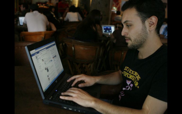 Es común que ocurra ese tipo de acoso cibernético entre jóvenes debido al acceso que tienen a la tecnología. EL INFORMADOR / ARCHIVO