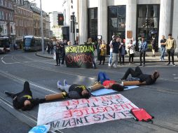Decenas de manifestantes han sido detenidos durante las acciones, debido a que obstruían calzadas y distraían a los conductores. AP / E. Smith