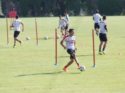 Los dirigidos por el ''Profe'' salieron a la cancha dos de las instalaciones del club Atlas Colomos para realizar una ligera práctica. EL INFORMADOR / ARCHIVO