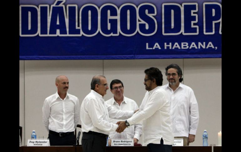 Las partes definen 36 compromisos respecto a conductas y normas que garantizan la no violación de los acuerdo. EFE / ARCHIVO