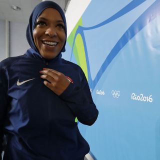Ibtihaj Muhammad, hará historia con Estados Unidos en Río 2016