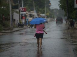 El centro de 'Earl' se encuentra 90 kilómetros al noroeste de Coatzacoalcos, Veracruz. EFE / C. Moreno