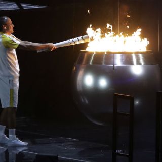 Vanderlei Cordero enciende el pebetero de Río 2016