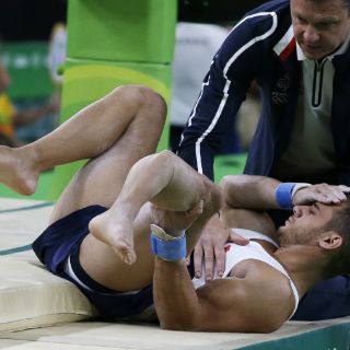 Gimnasta francés sufre impactante fractura en Río 2016