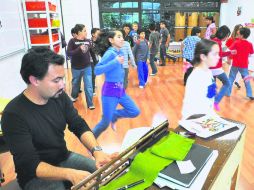 En práctica. Es una mezcla de composición, instrumentalización y docencia. ESPECIAL / CORTESÍA