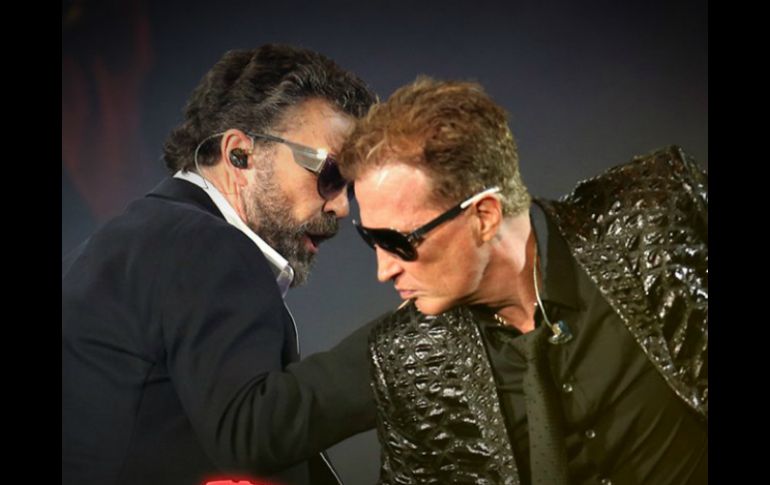 El espectáculo cuenta con una banda de más de 12 músicos, bailarinas e invitados especiales. TWITTER / @EmmanuelOficial