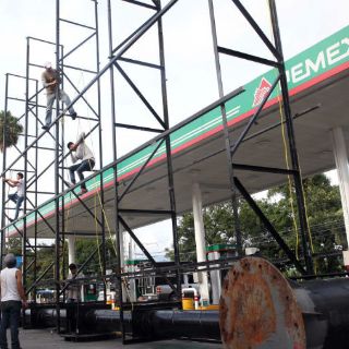 Piden denunciar espectaculares irregulares