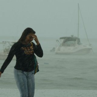 Cierran playas de Jalisco por 'Javier'