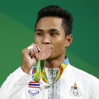 Abuela de medallista tailandés muere mientras celebraba